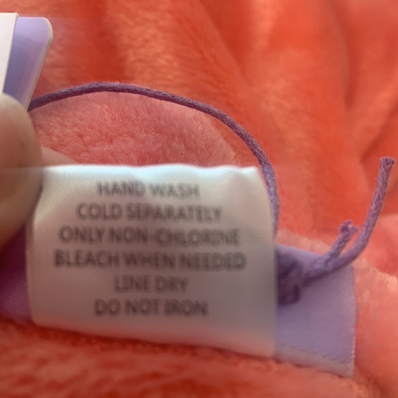 Jill💖Ally Pom Pom blanket - Picture 7 of 8